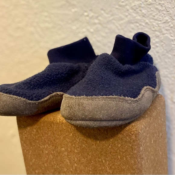 L. L. Bean Fleece And Suede 5-6T Kids Blue Slippers - Picture 7 of 7